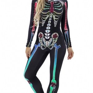 Woman’s skeleton costume